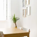 Modern Cozy In Apartment Lisbon