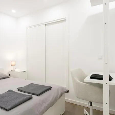 Апартаменты Modern Cozy In *